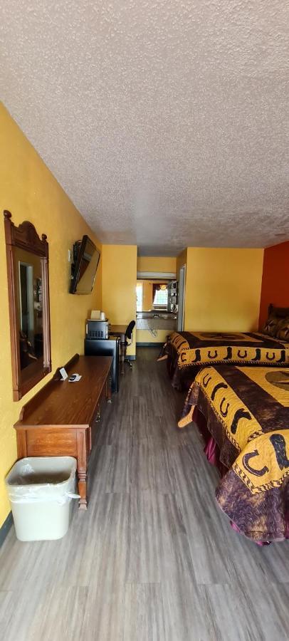 Chaparral Motel Hallettsville Dış mekan fotoğraf