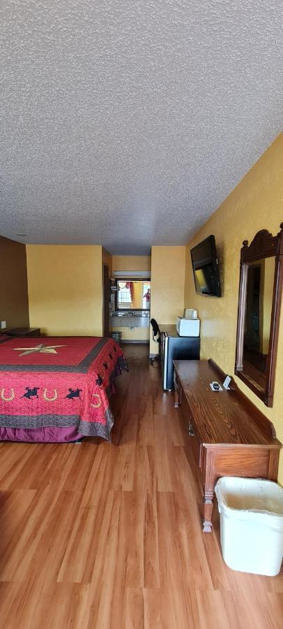 Chaparral Motel Hallettsville Dış mekan fotoğraf