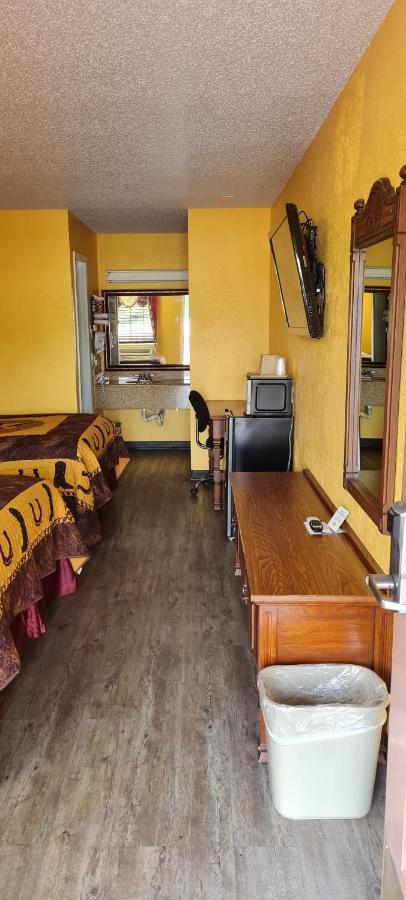 Chaparral Motel Hallettsville Dış mekan fotoğraf