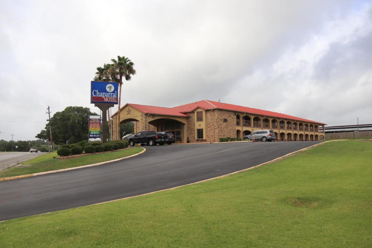Chaparral Motel Hallettsville Dış mekan fotoğraf