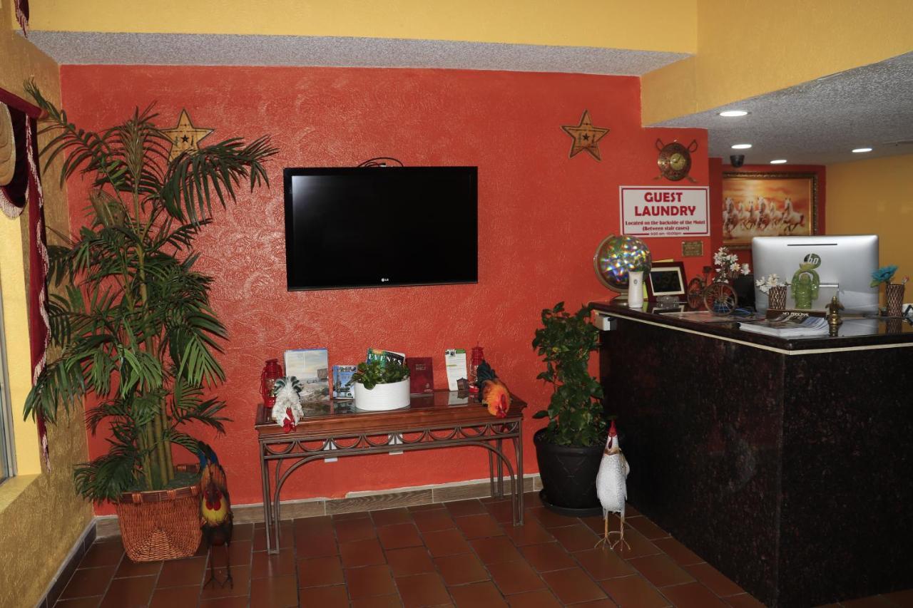 Chaparral Motel Hallettsville Dış mekan fotoğraf