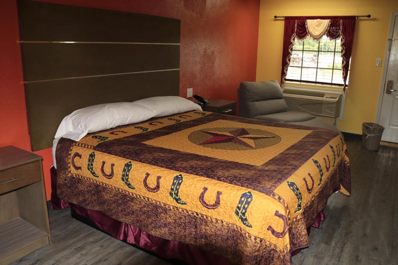 Chaparral Motel Hallettsville Dış mekan fotoğraf