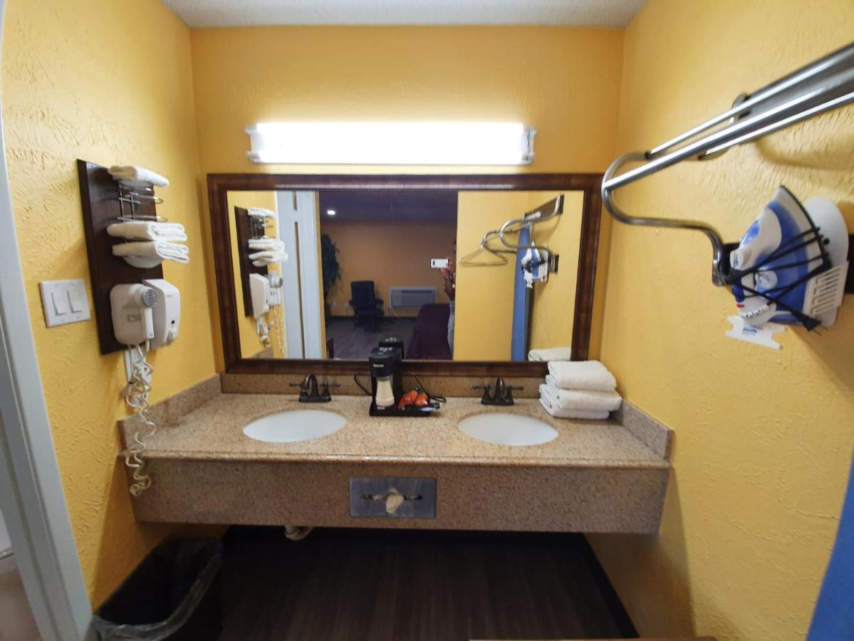 Chaparral Motel Hallettsville Dış mekan fotoğraf